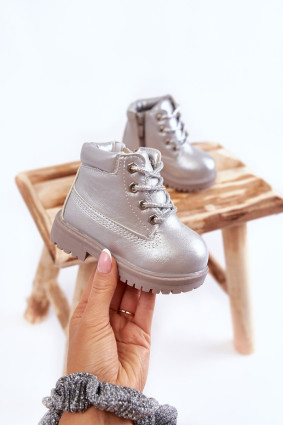Silberne Stiefelette mit Reißverschluss