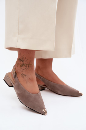 Beige Wildleder-Sandale mit niedrigem Absatz