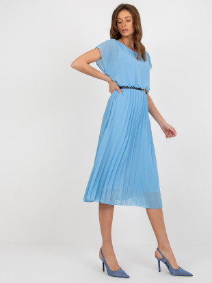 Himmelblaue ausgestellte Kleid mit Falten