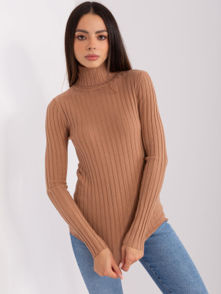 Brauner figurbetonter Pullover mit Rollkragen