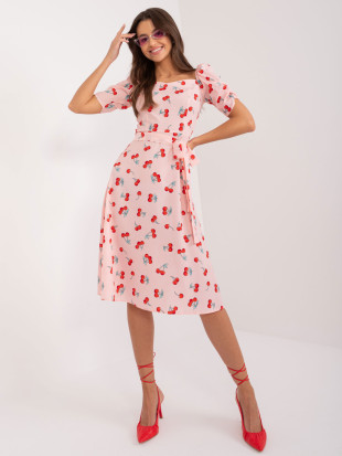 Ausgestellte Sommerkleid in hellem Rosa