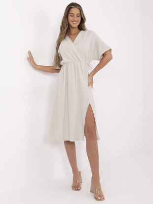 Beige ausgestellte Kleid