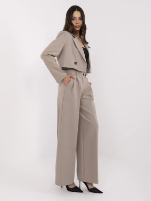 Eleganter Komplettanzug in Beige