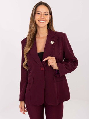 Elegantes bordeauxfarbenes Sakko mit Brosche und Futter