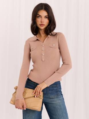 Eleganter brauner Pullover mit Kragen und Knöpfen