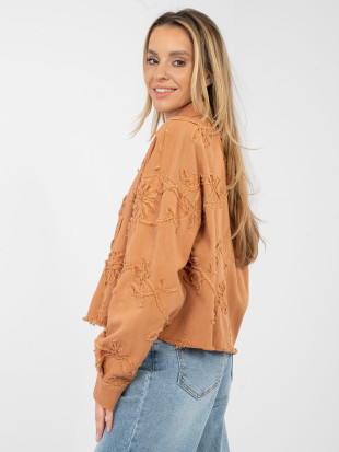 Kurze orangefarbene Jeansjacke mit Blumenapplikation