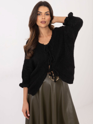 Stylischer schwarzer Pullover mit 3/4-Ärmeln