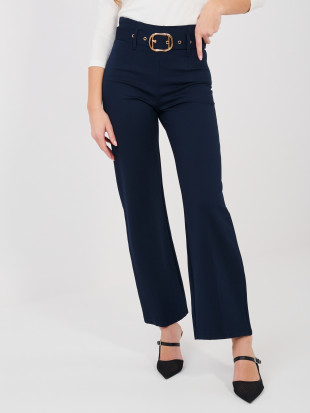 Elegante blaue Hose mit hohem Bund und Gürtel