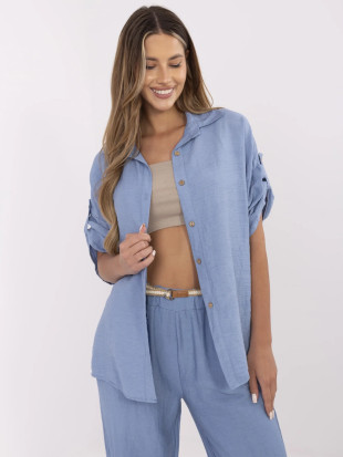 Blaue Bluse mit 3/4-Ärmeln